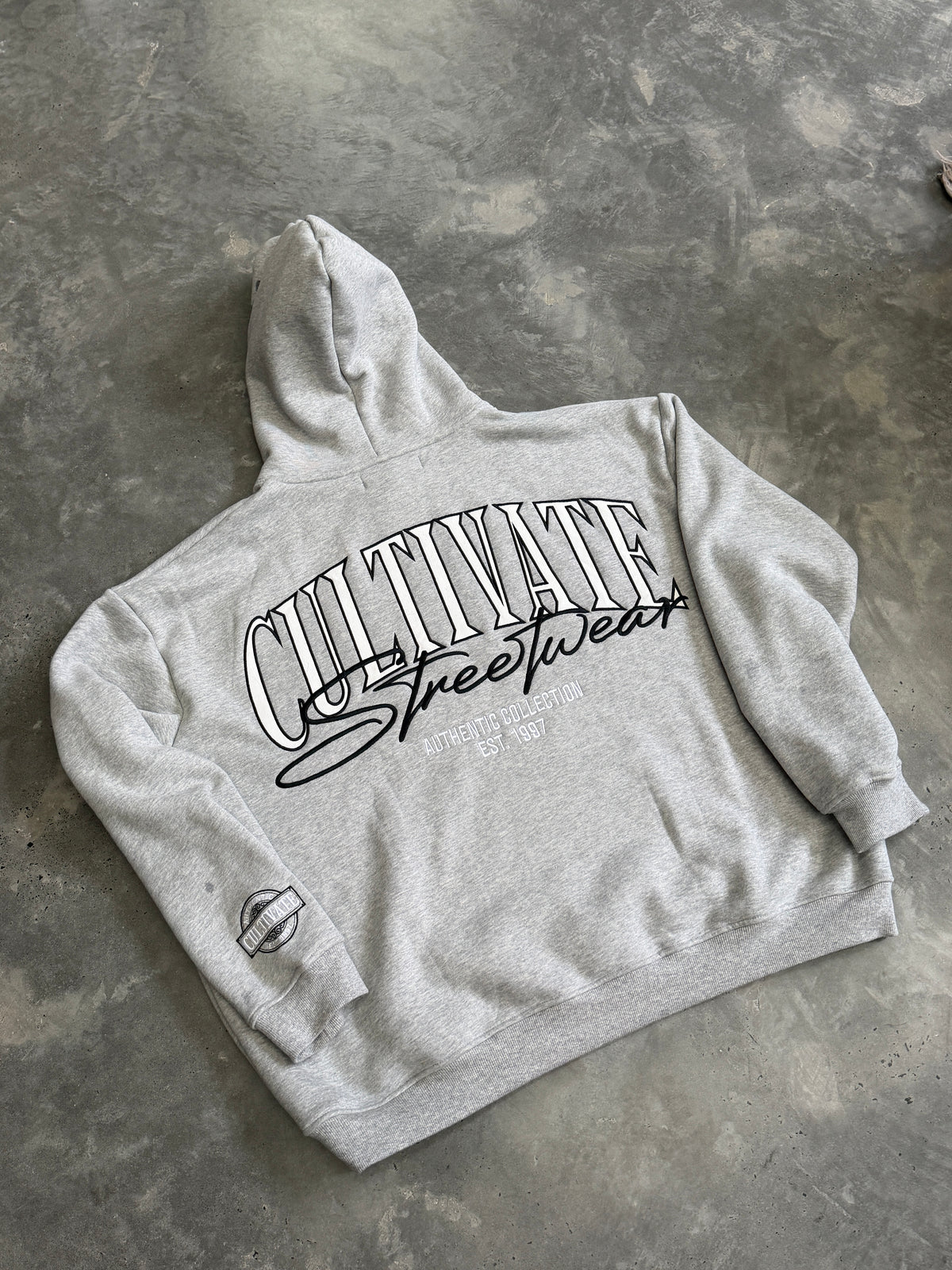CULTIVATE - HOODIE "TITANIUM GREY ON WHITE"
