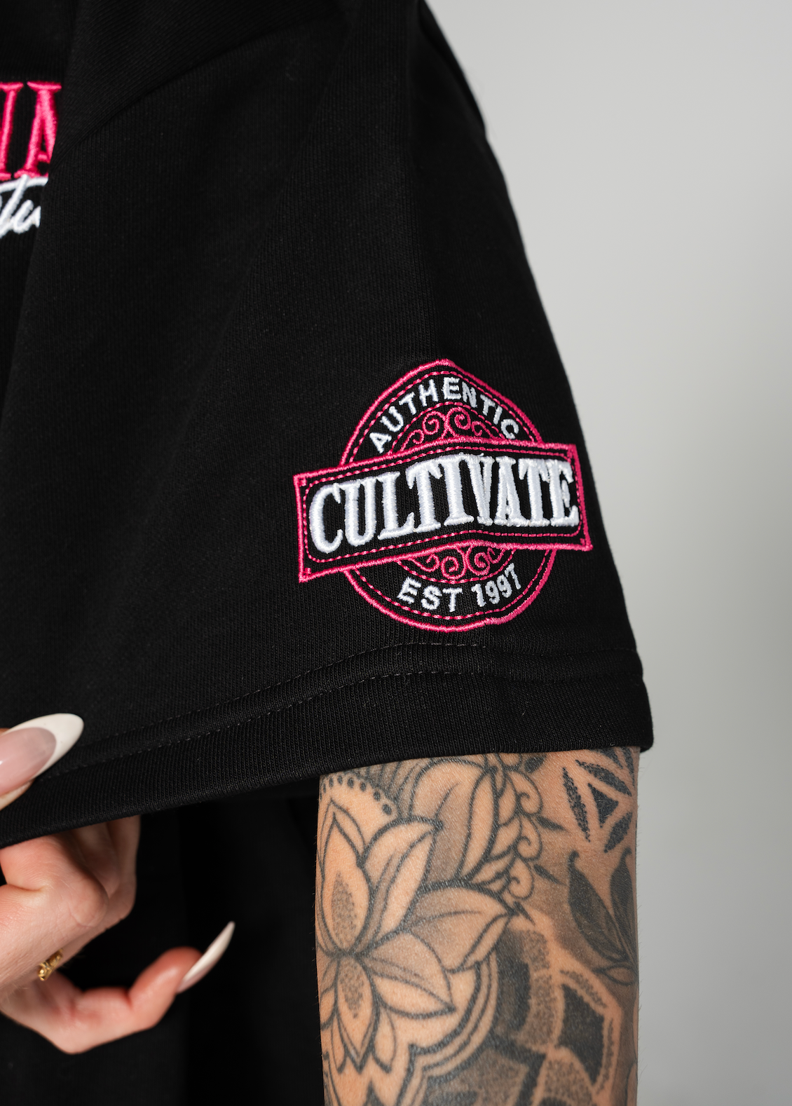 CULTIVATE - AUTHENTIC "BLACK ON ROSE PINK"